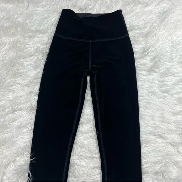 BEYOND YOGA Velvet Motion High Waisted Midi Legging Black Activewear Women’s XS - Picture 4 of 12